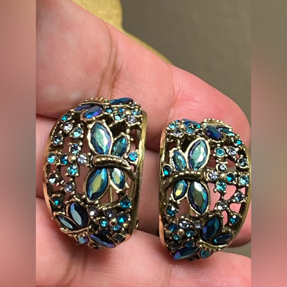 Heidi Daus "Fantasy in Flight" Crystal Dragonfly Earrings-Blue-Pierced like new - Picture 6 of 7